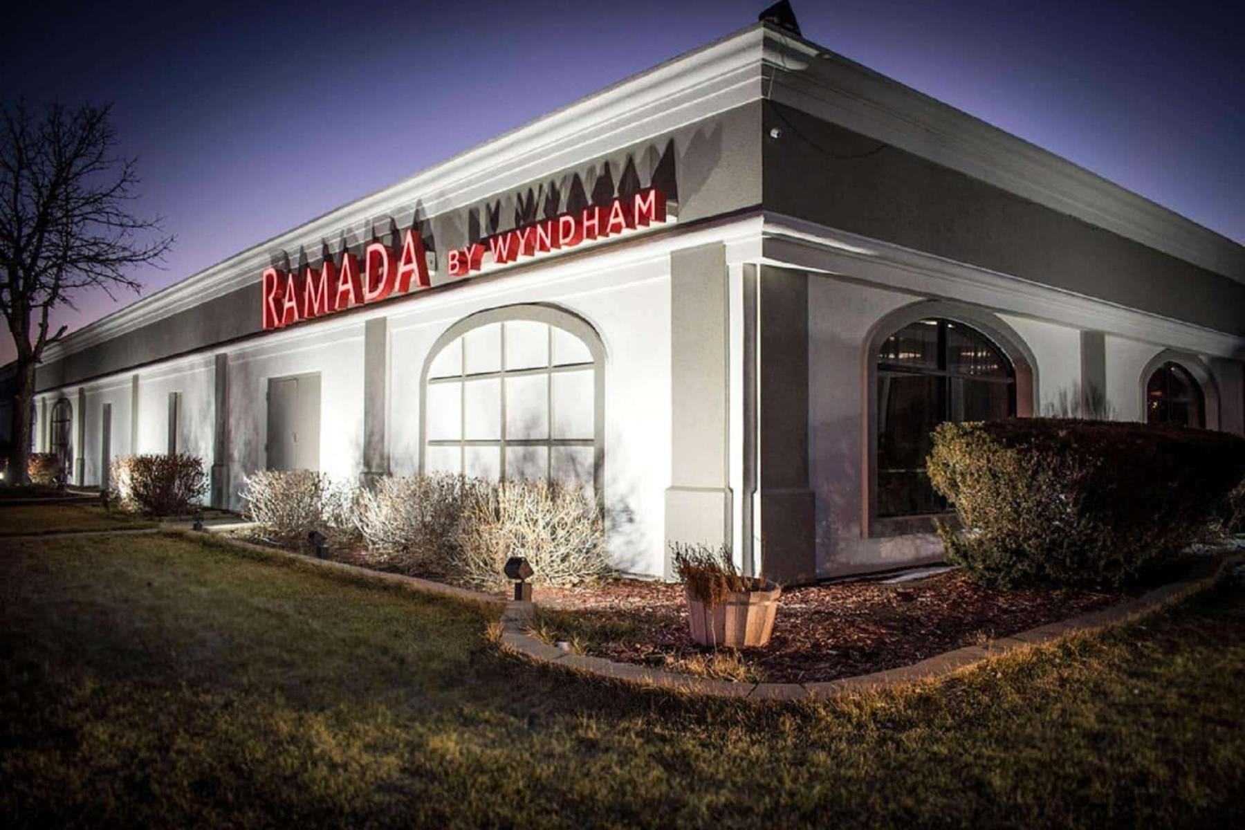 Hotel Ramada By Wyndham North Platte Exterior foto